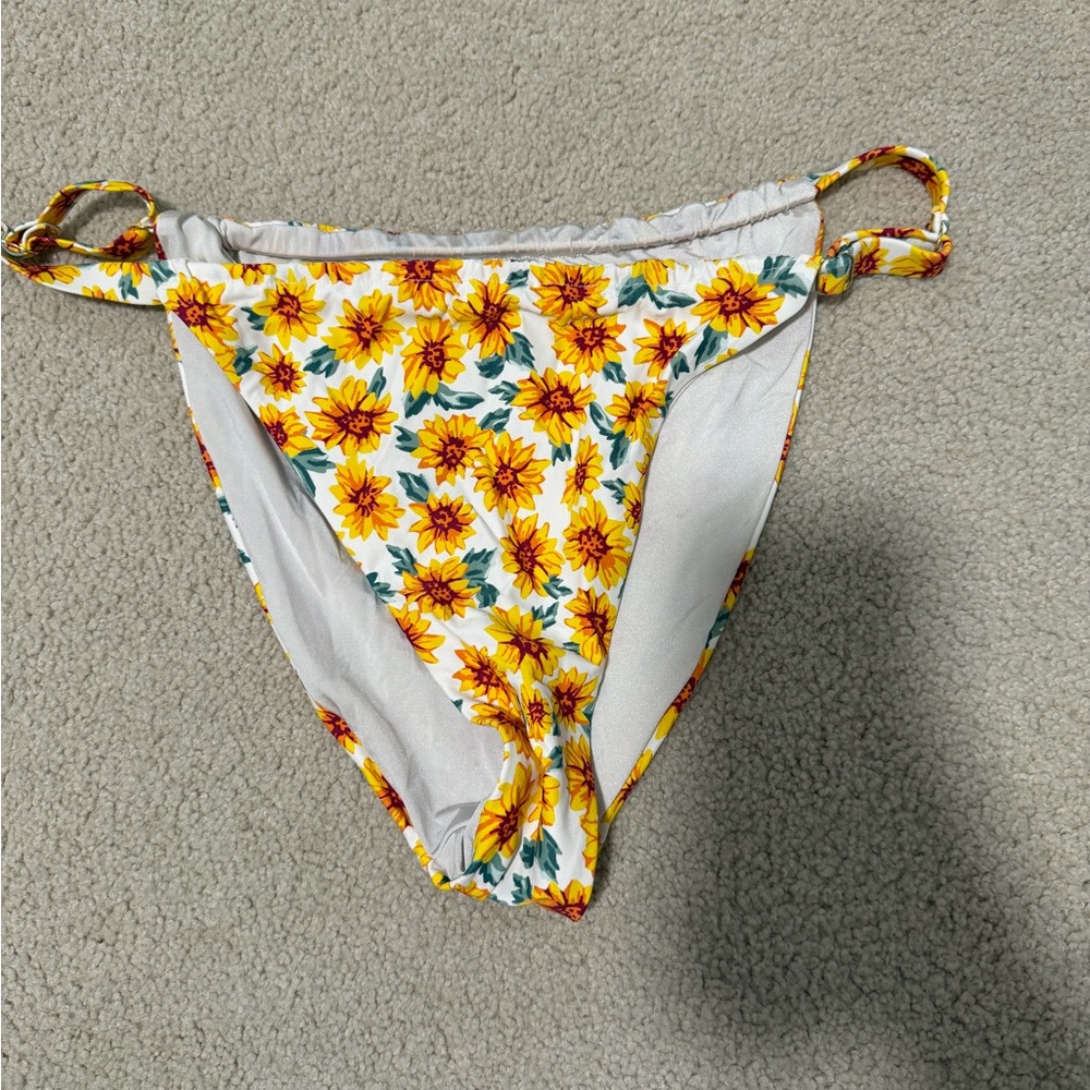 WeWoreWhat Yellow Sunflower adjustable ruched Print Bikini Bottom M